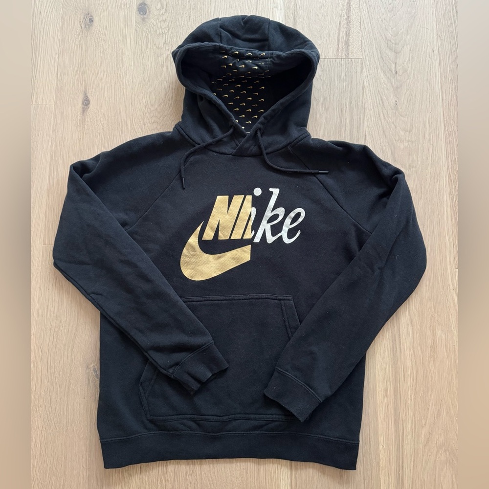 Women’s Nike Hooded Sweater - Size Small